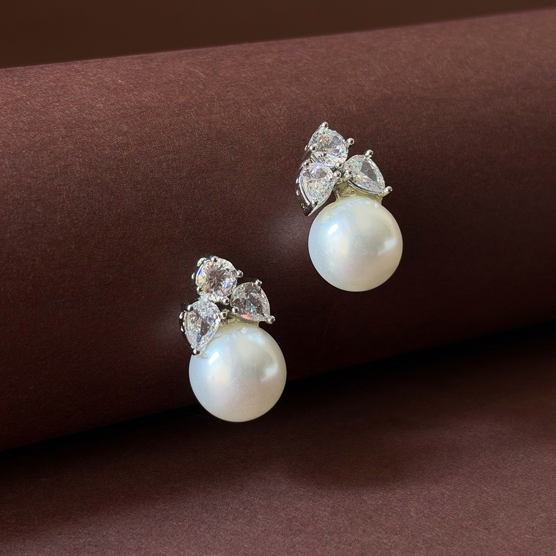 Lumi Pearl Bow Studs